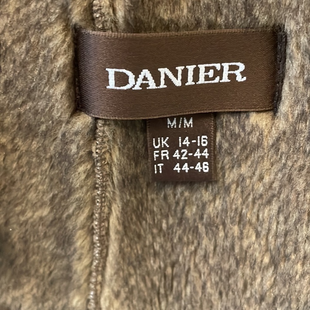SzM Danier Brown Antiqued Leather Blazer 3 Button Barn jacket faux fur line EUC - Picture 12 of 13